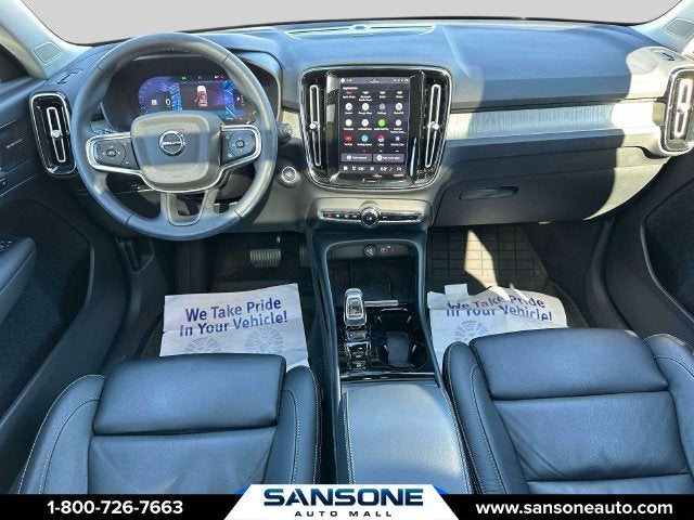 2024 Volvo XC40 B5 Plus Dark Theme